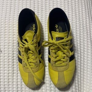 adidas Men’s Yellow & Black Classic Sneakers